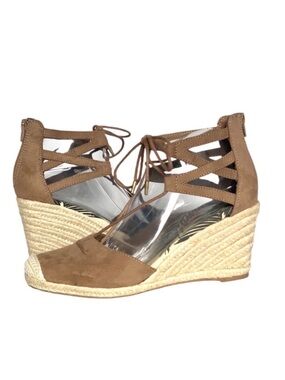 Dolce Vita Taupe Tan Espadrilles Lace Up Jute Wedge Heel Neutral Color Suede